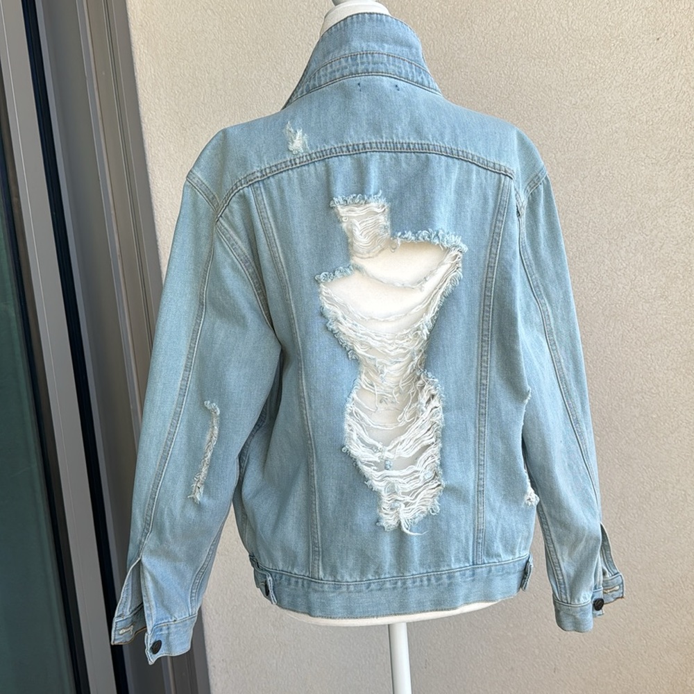 Denim jacket. Made in Italy. Excellent condition. Size S